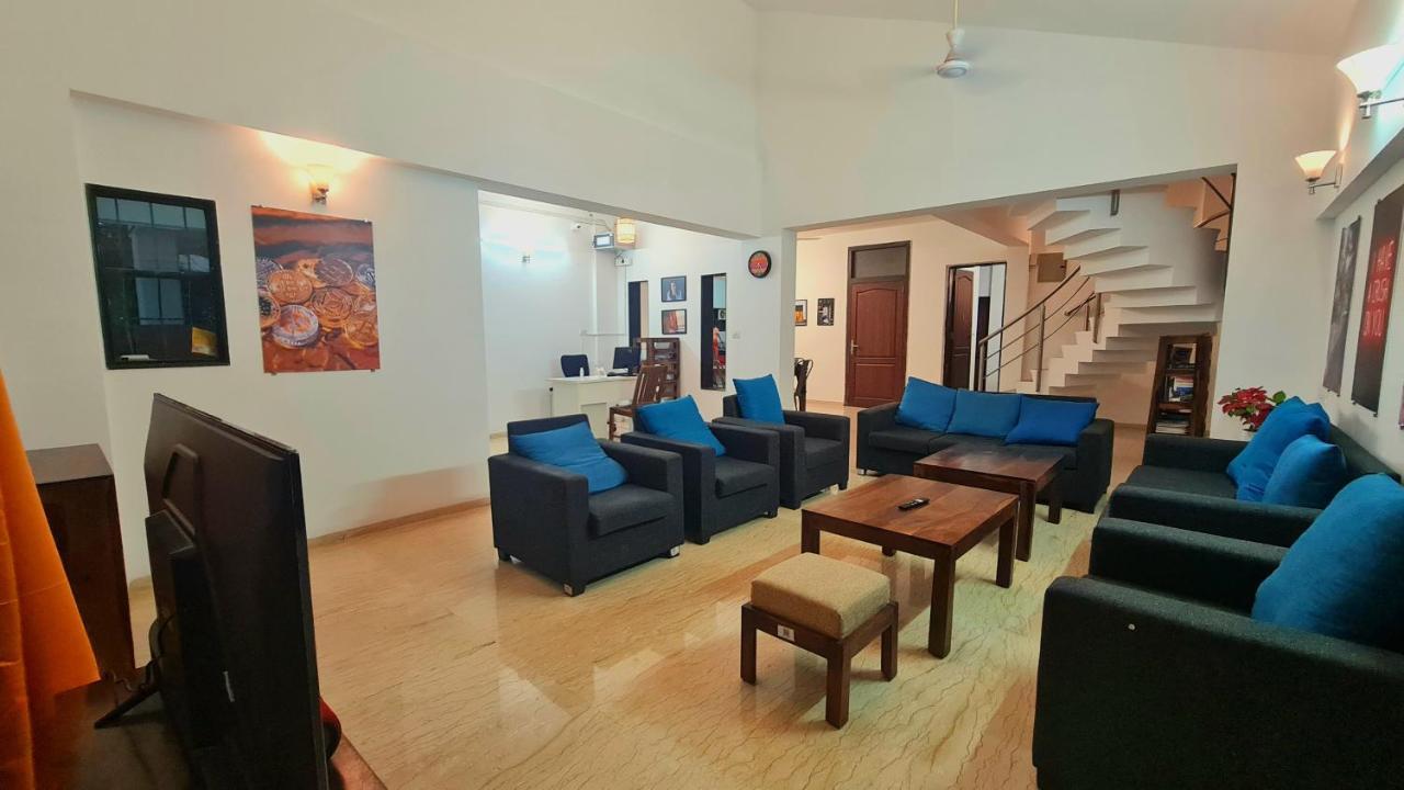 Lifespace- Spacious Hostel In A Luxurious Villa プネ エクステリア 写真