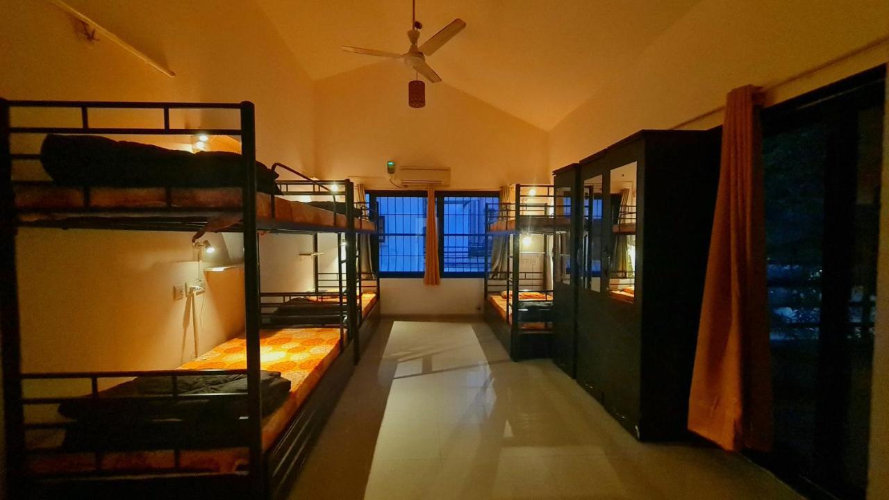 Lifespace- Spacious Hostel In A Luxurious Villa プネ エクステリア 写真