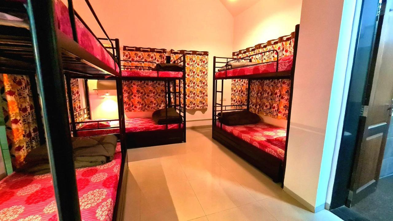 Lifespace- Spacious Hostel In A Luxurious Villa プネ エクステリア 写真