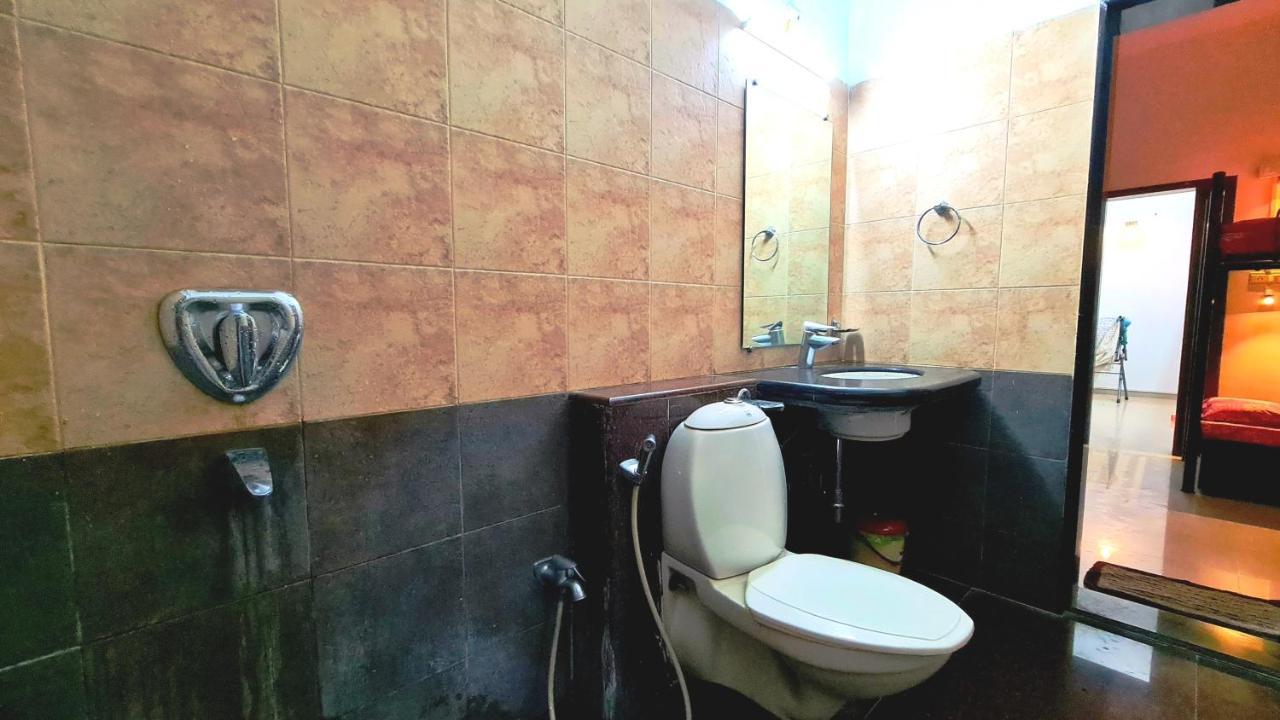 Lifespace- Spacious Hostel In A Luxurious Villa プネ エクステリア 写真