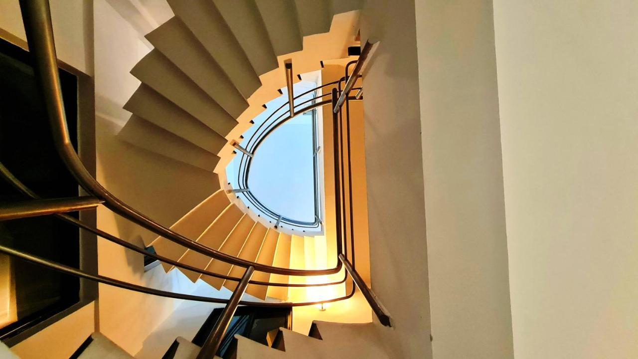 Lifespace- Spacious Hostel In A Luxurious Villa プネ エクステリア 写真